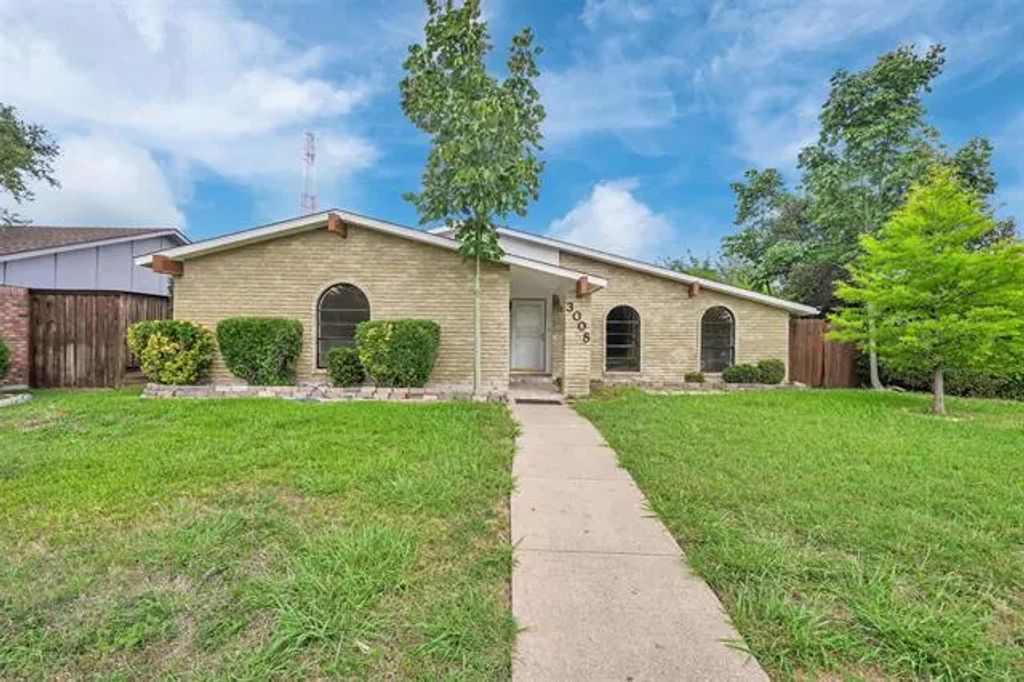 3008 Lindbergh Drive, Dallas