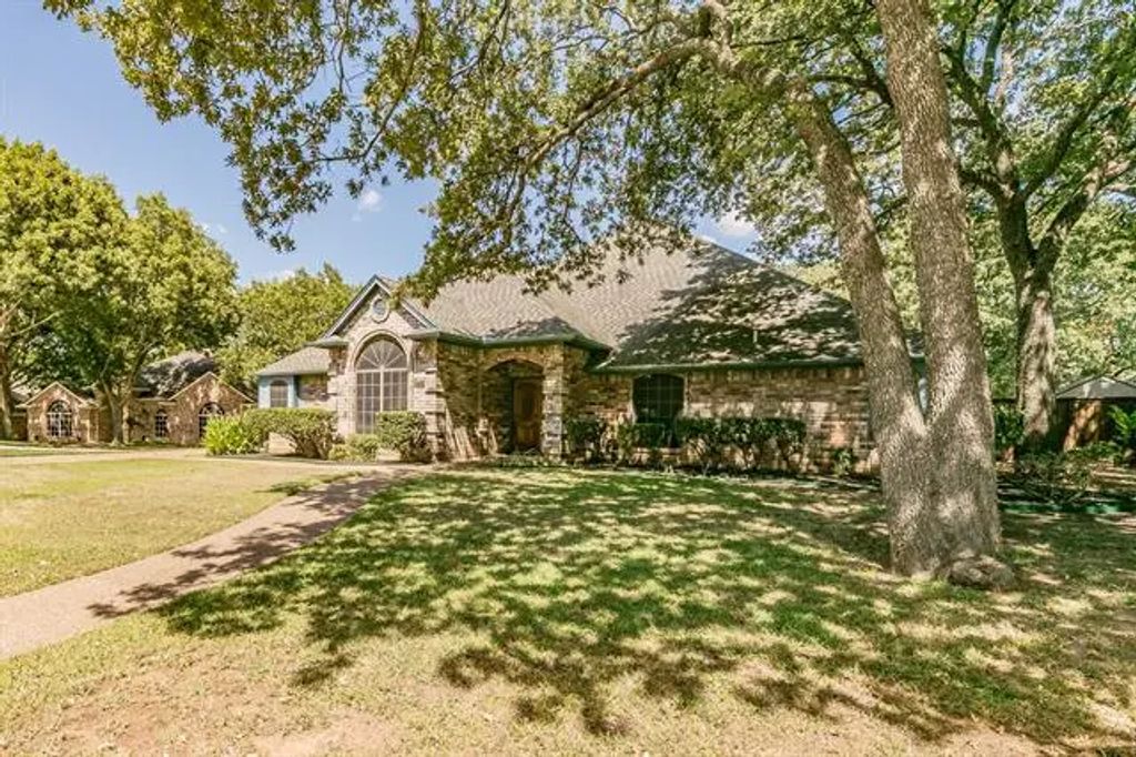 7708 Ridgeway Court, North Richland Hills