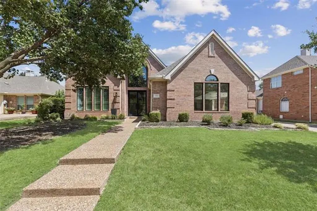 720 Saxon Trail, Southlake