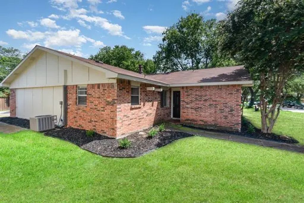 3112 Falkland Road, Carrollton