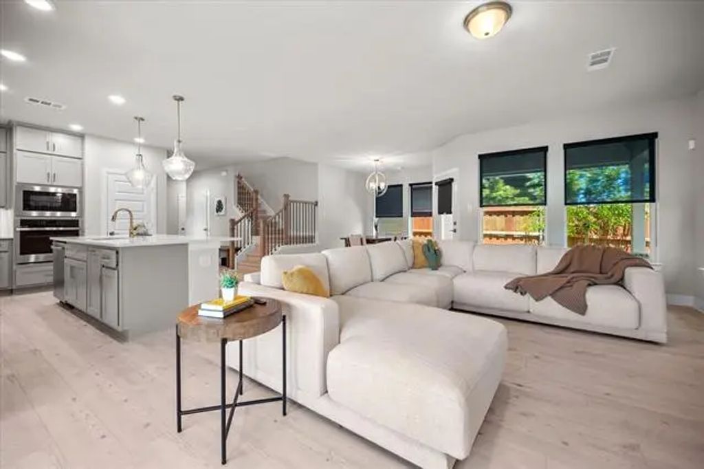13337 Hedgebrook Place, Fort Worth