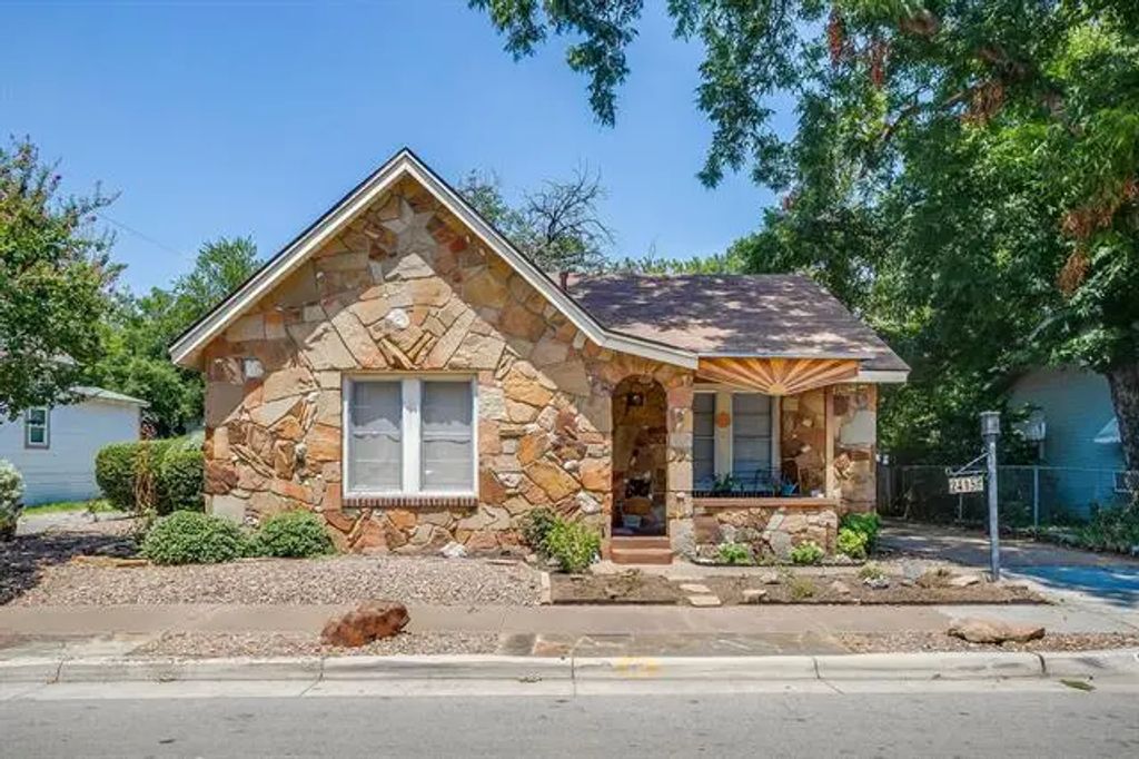 2415 Embrey Place, Fort Worth