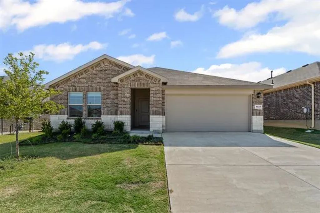 8229 Coffee Springs Drive, Fort Worth
