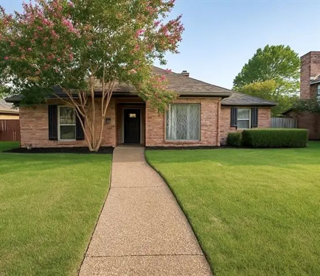 909 Country Lane, Allen