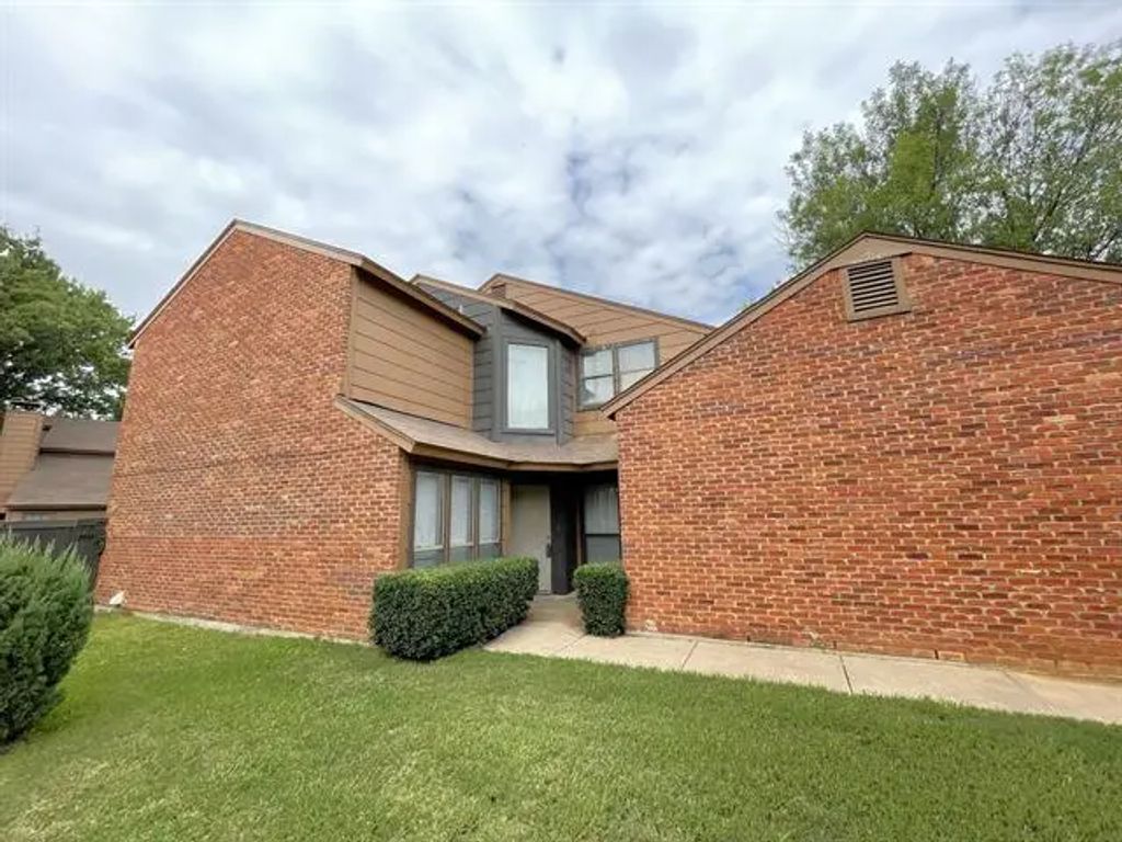 1617 Brentwood Drive, Irving