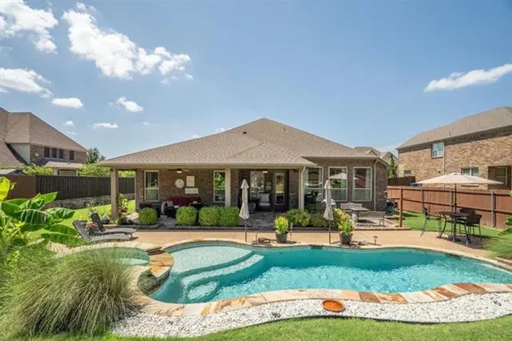 3912 Heritage Park Drive, Sachse