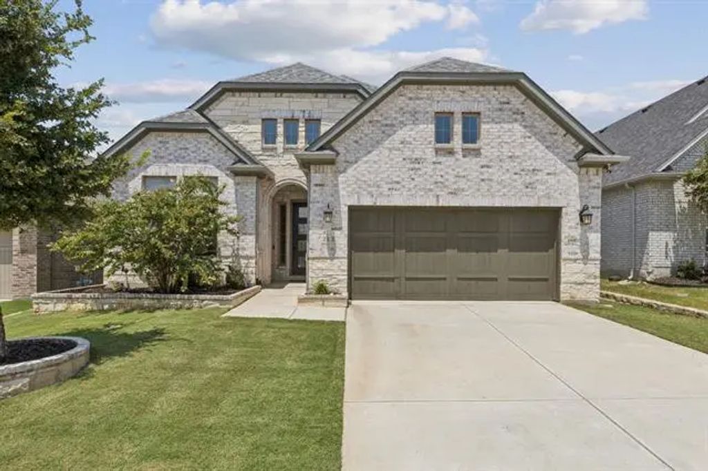 213 Fulton Street, Oak Point