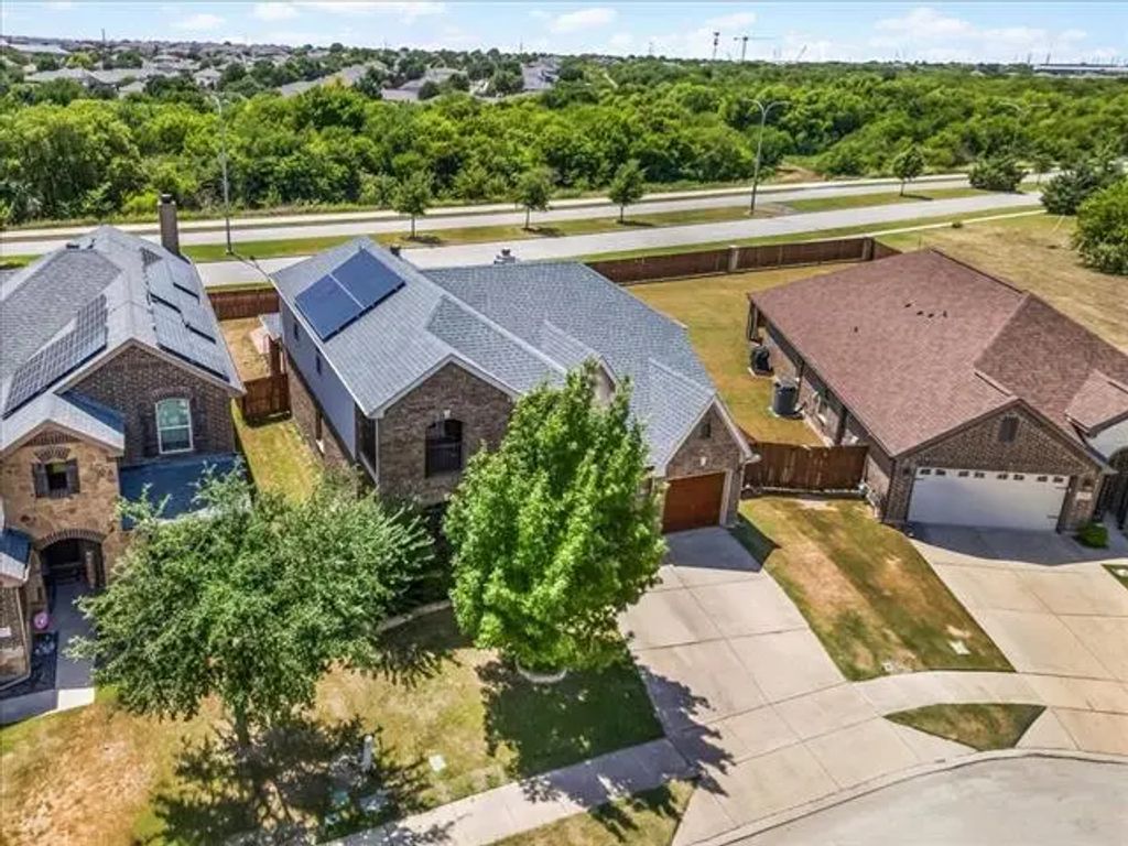 5749 Spirit Lake Drive, Fort Worth