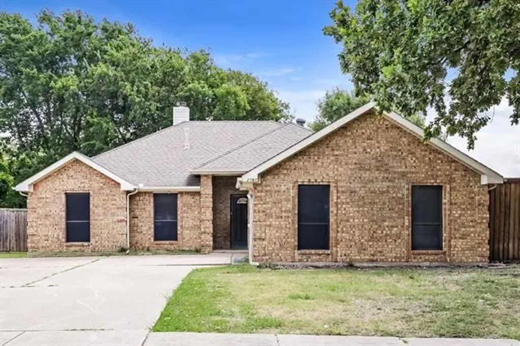 2101 Garner Circle, Rowlett