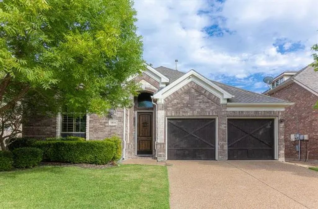 1834 Breeds Hill Road, Garland