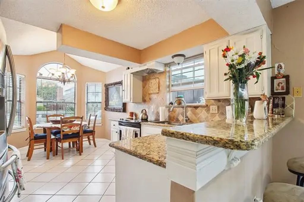 2704 Game Lake Drive, Irving