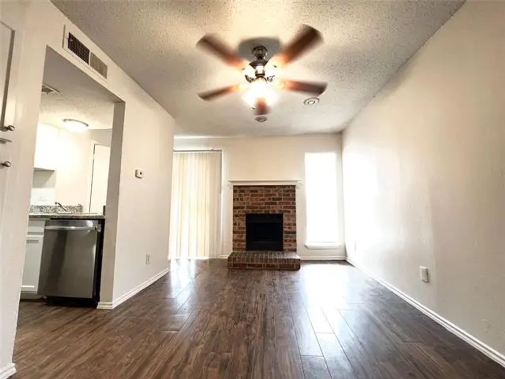9520 Royal Lane 325, Dallas