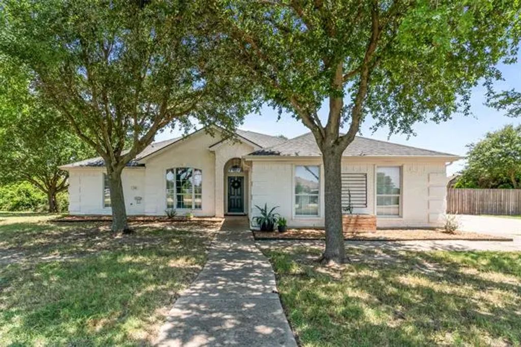 113 Meadow Park Drive, Aledo