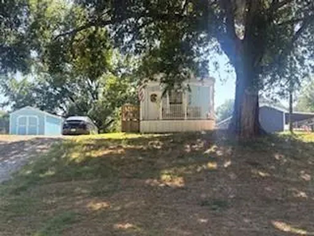 900 River View Road, Millsap