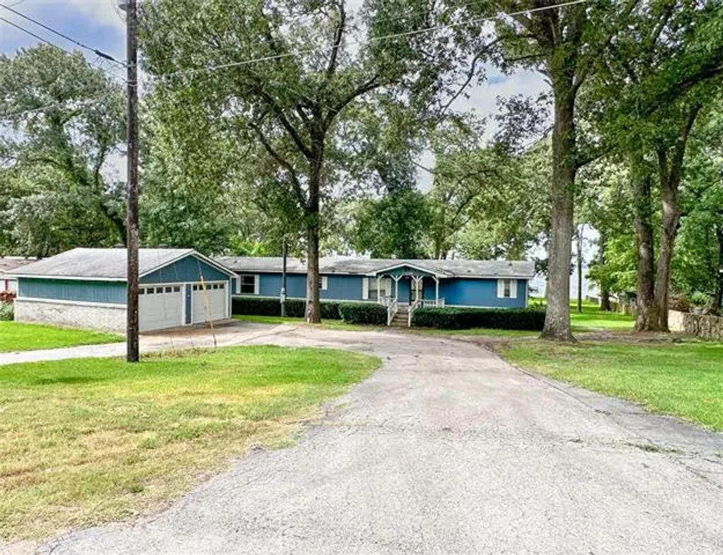 23259 Waterridge Loop, Flint