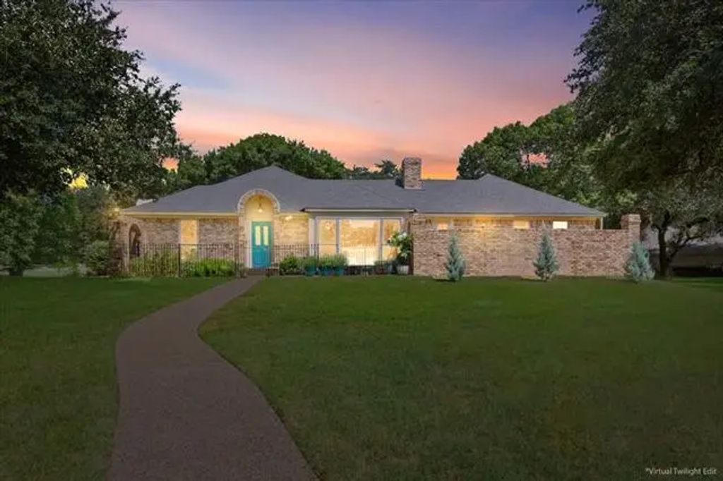44 Sugar Creek Place, Woodway