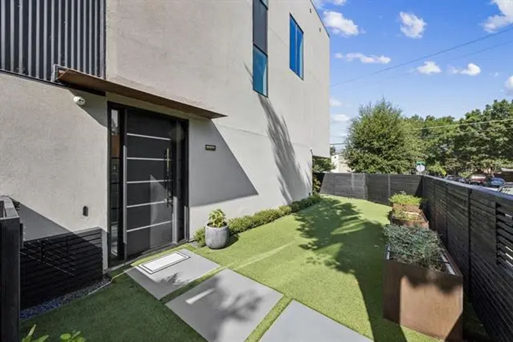 3229 Lee Street, Dallas