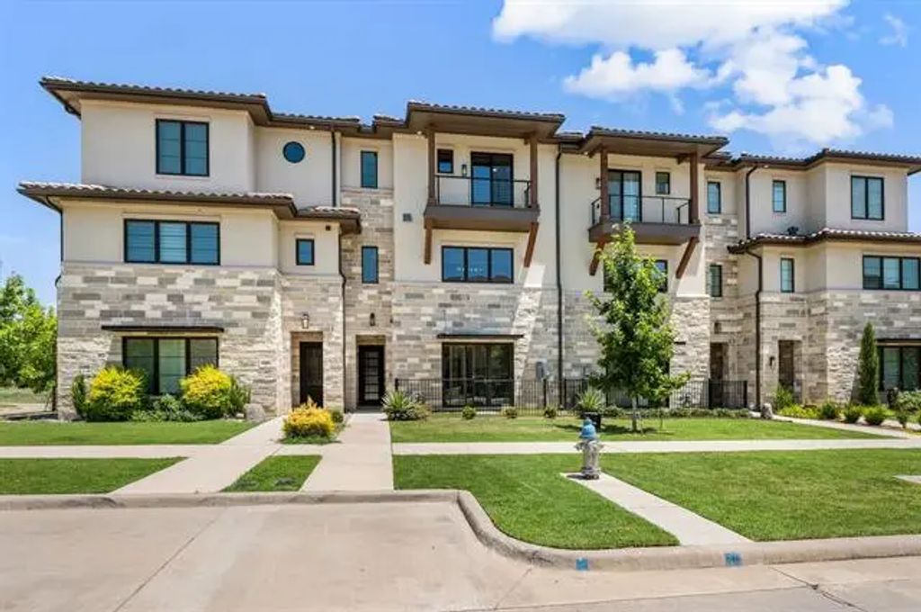 424 Northwood Drive, Flower Mound
