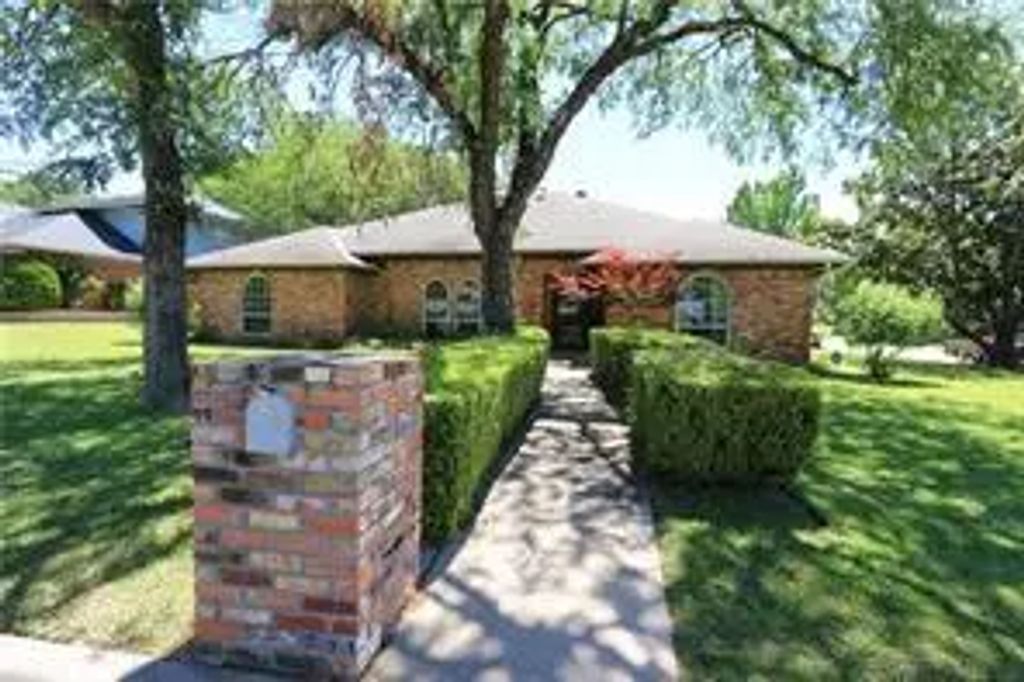 1852 Rhinevalley Drive, Arlington