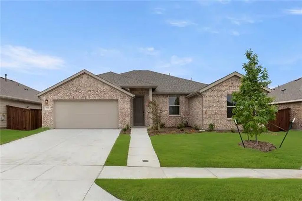 3014 Genevieve, Royse City