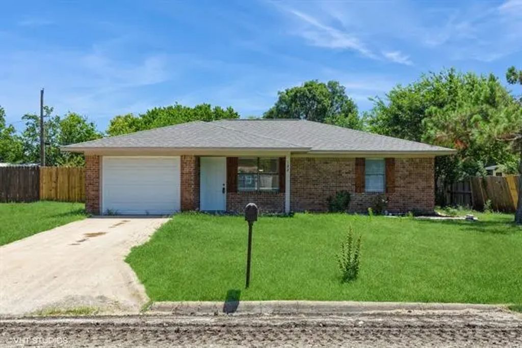 122 Southmeadow Drive, Sanger