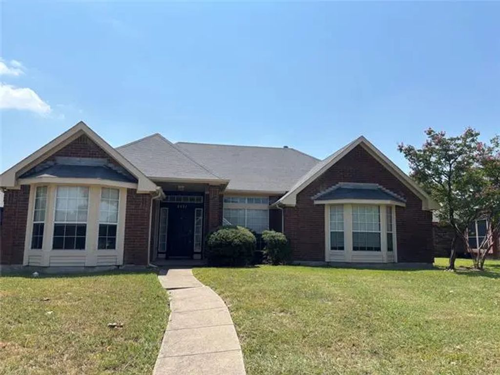 8002 Coastway Drive, Rowlett