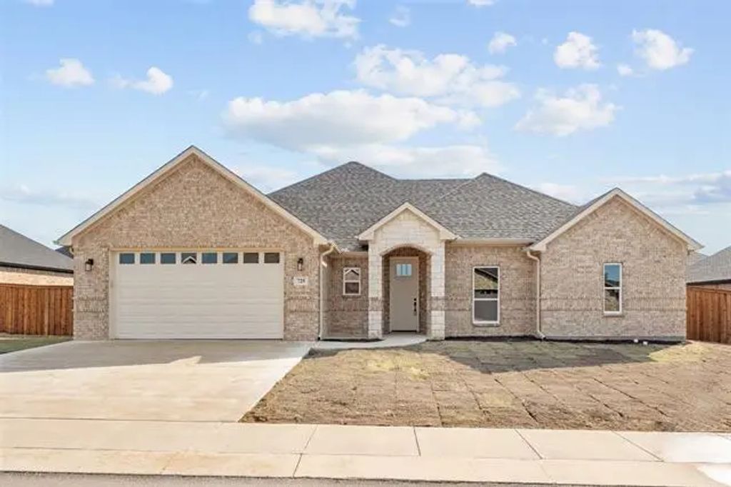 725 Cobblestone Circle, Mabank
