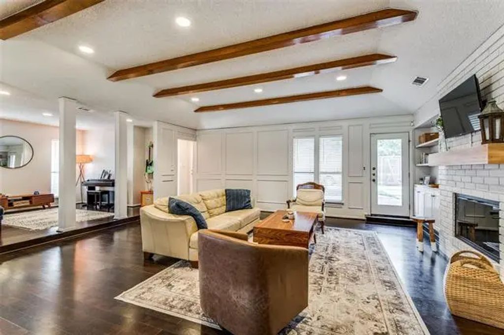 1109 Auburn Drive, Arlington