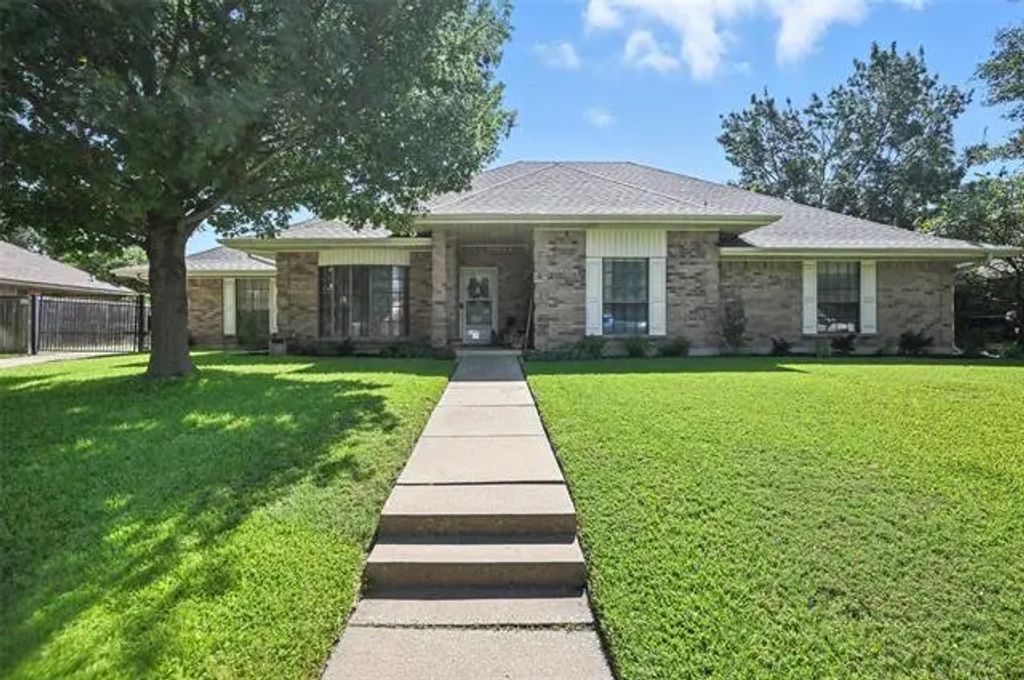 7413 Lemonwood Lane, Fort Worth