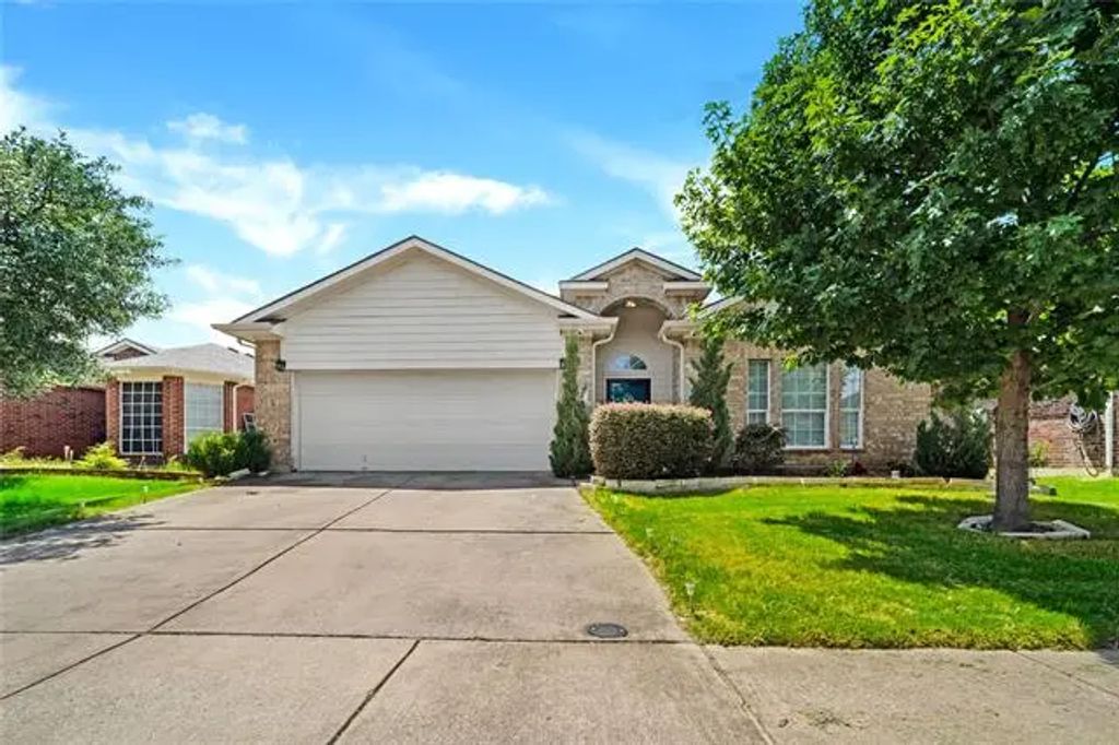 1124 Fairweather Drive, Fort Worth