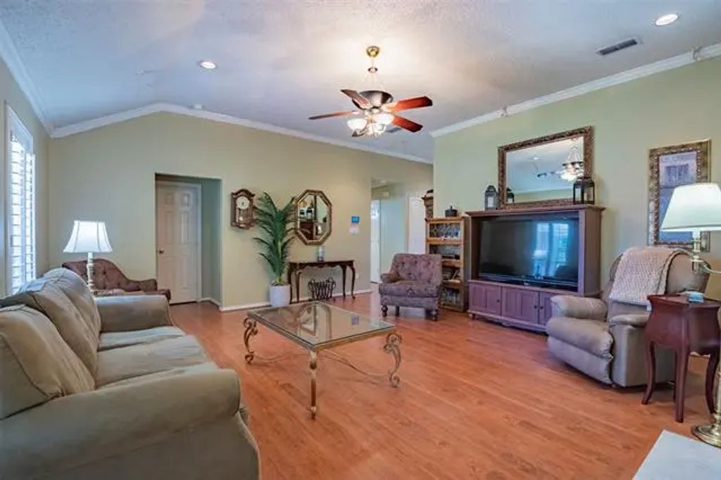 1261 Stonehill Court, Kennedale