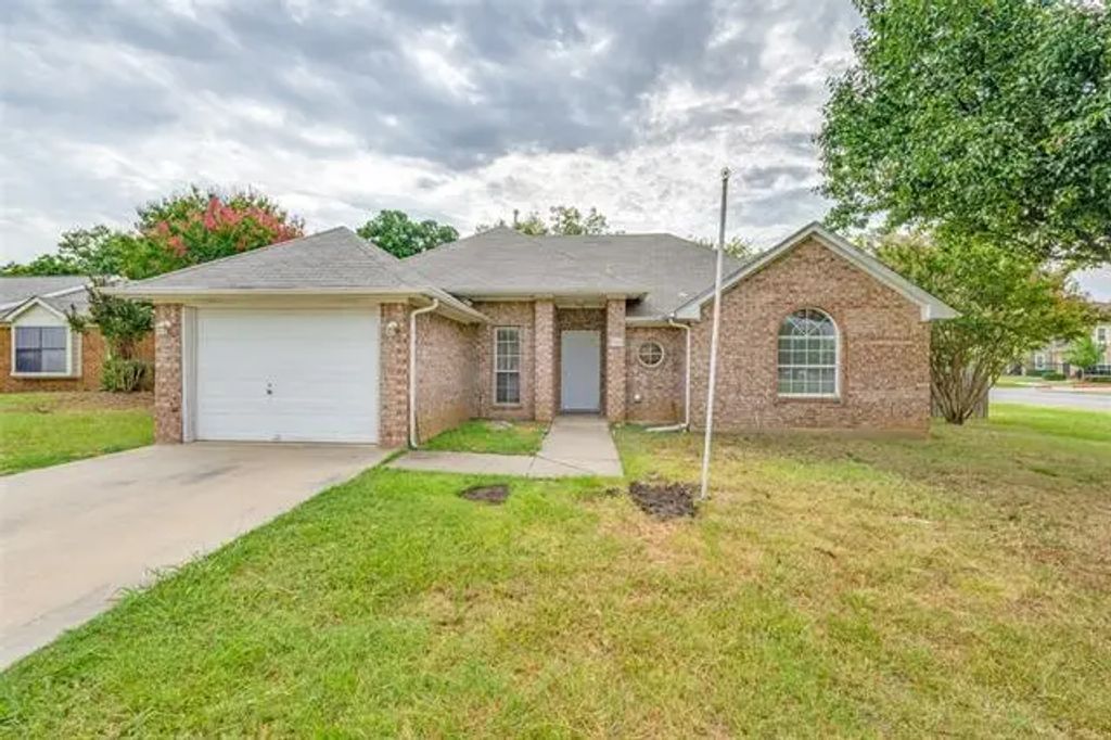 300 Mack Drive, Denton
