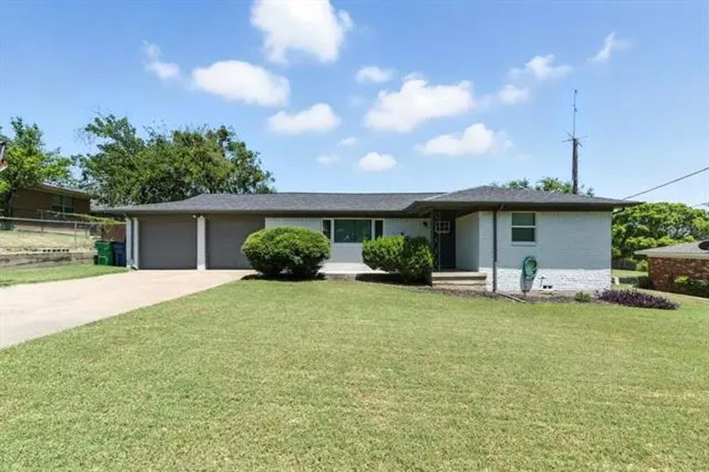 703 S Cowan Street, Decatur