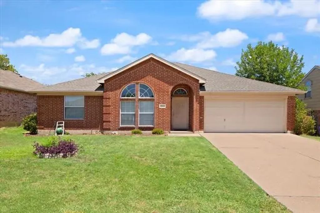 1704 Cancun Drive, Mansfield