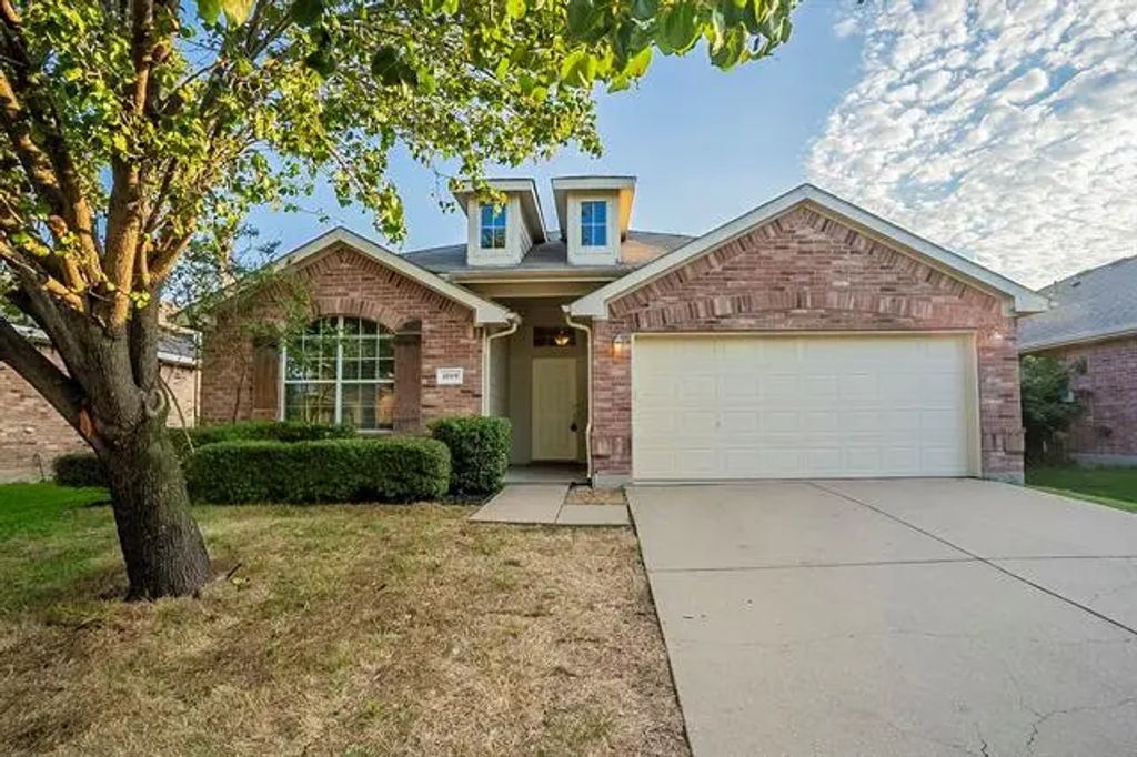 1009 Fredonia Drive, Forney