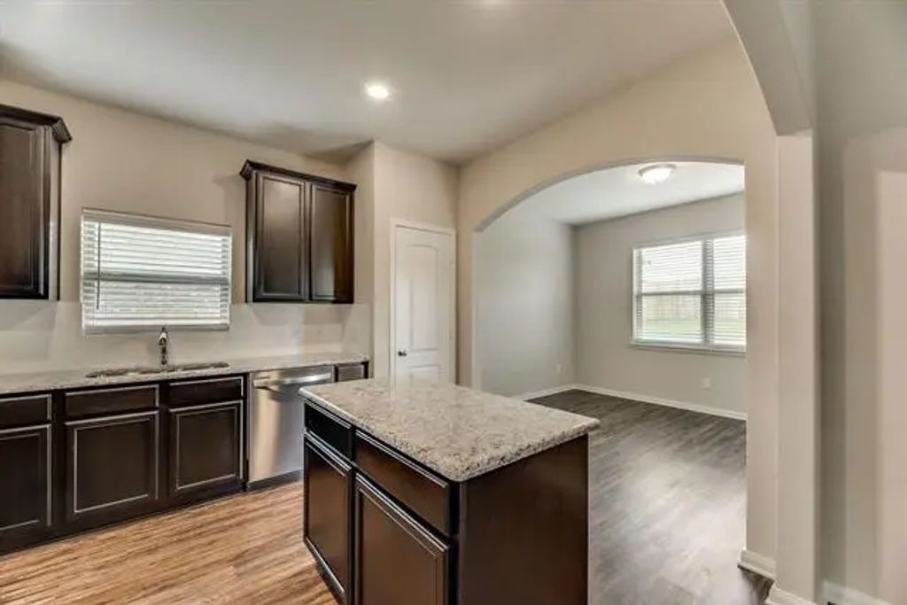 5500 Persimmon Drive, Denton