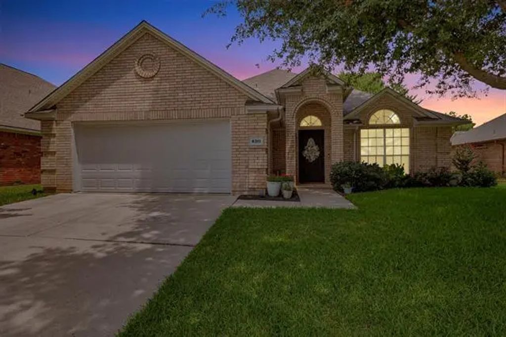 6311 Branch Hollow Lane, Arlington