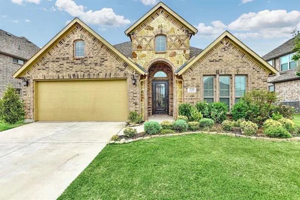 520 Endicott Drive, Sherman