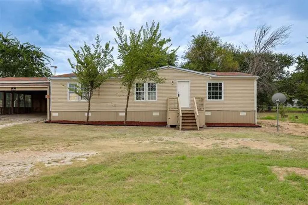 206 Summit Ridge Court, Springtown
