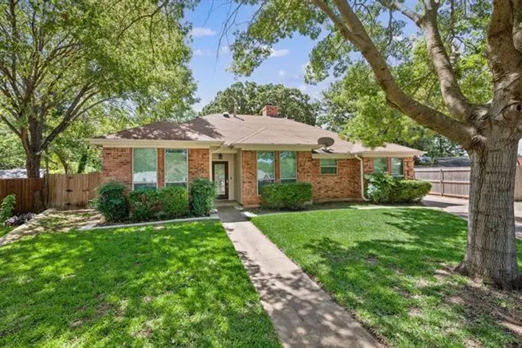 1201 Circle View Court, Grapevine