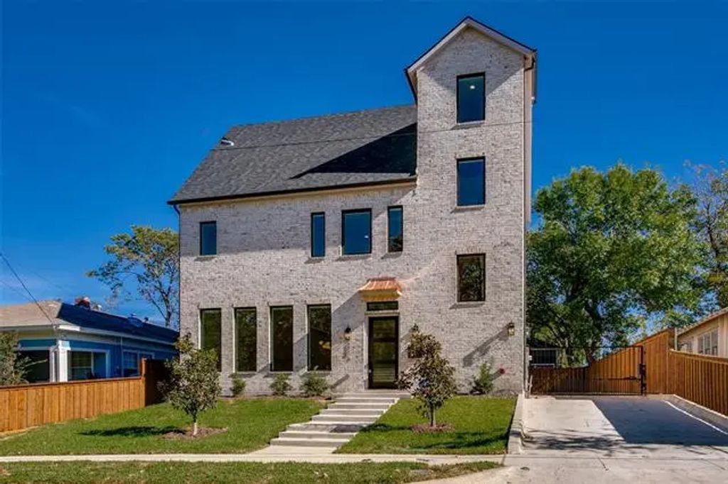 424 N Denver Street, Dallas