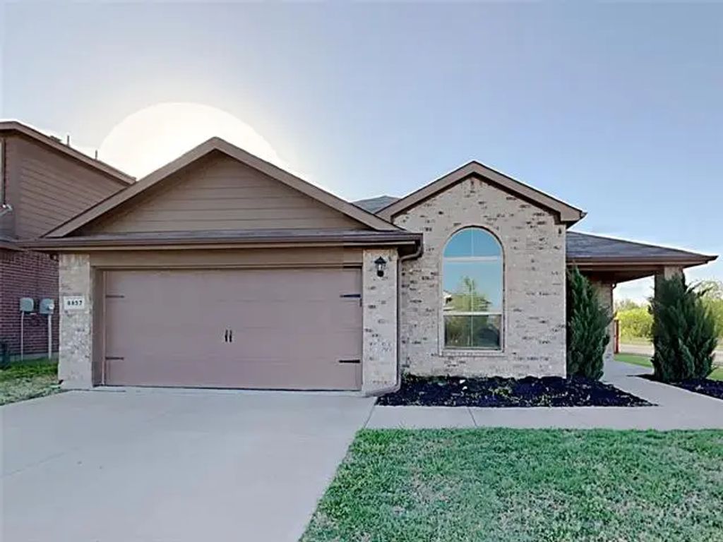 8857 Poynter Street, Fort Worth