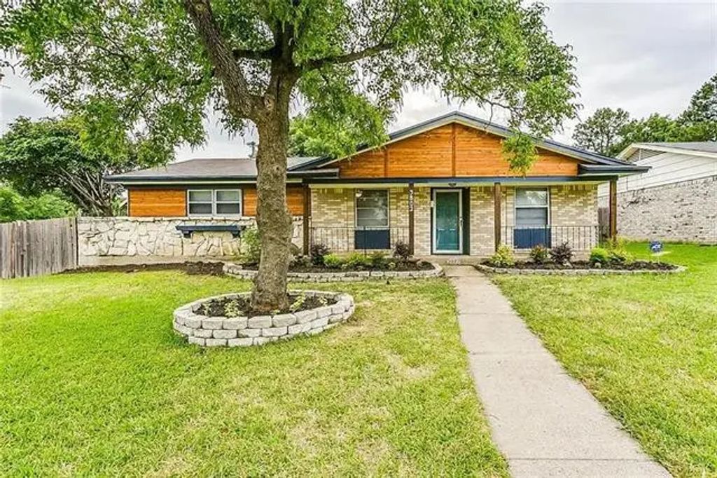 3802 Great Falls Court, Irving