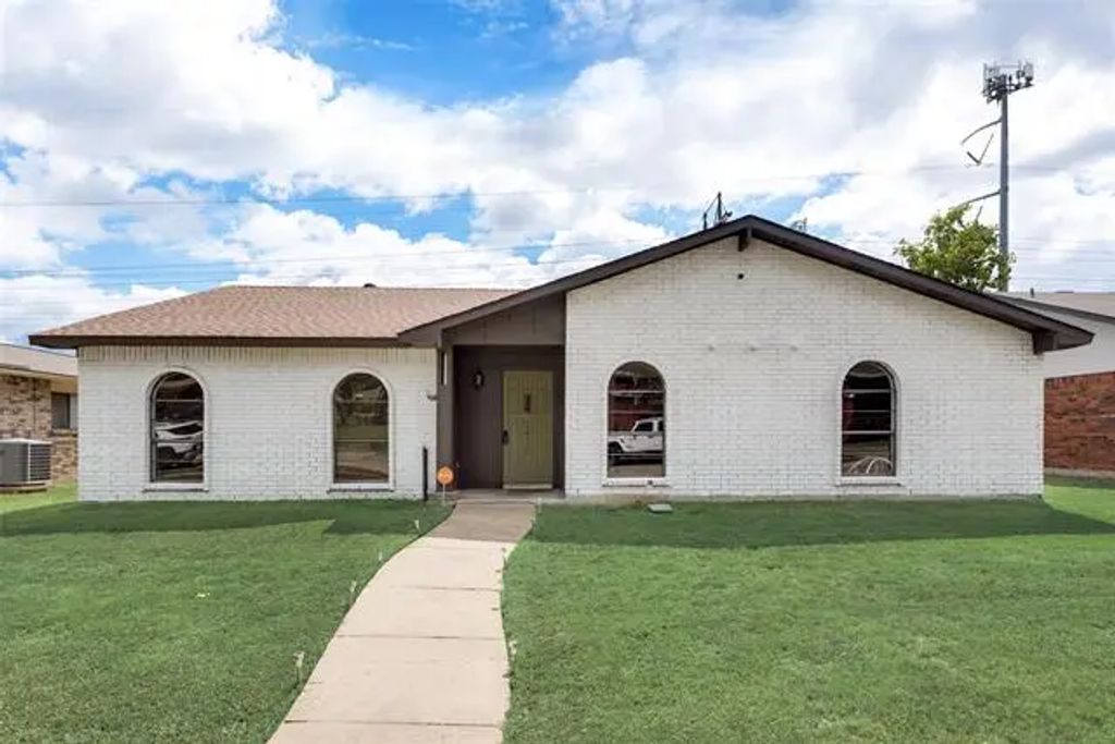 2410 Cedar Elm Lane, Garland