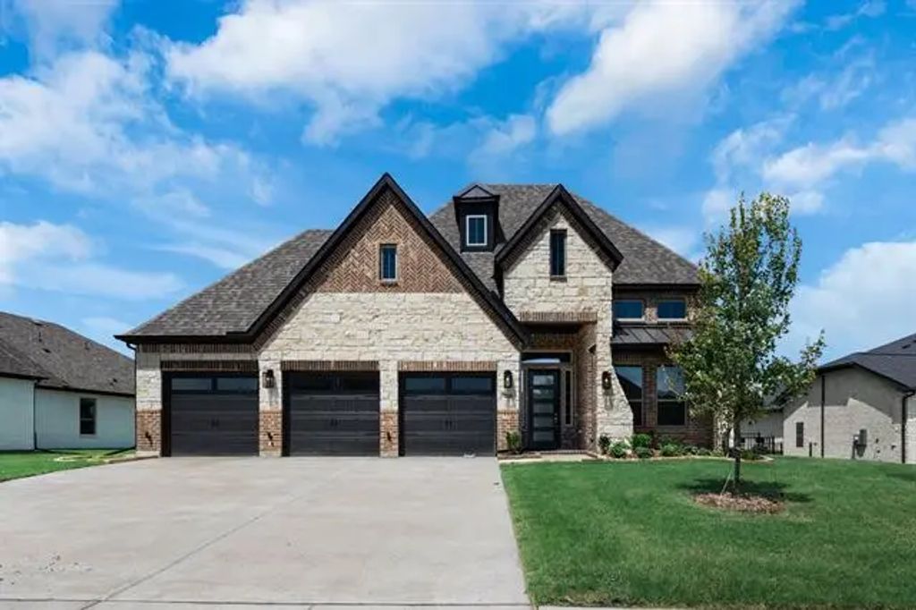 109 Deep Water Court, Heath