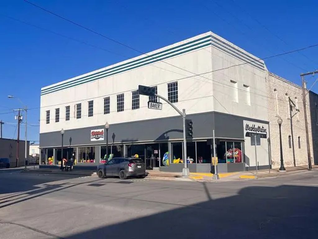 102a Fisk Avenue, Brownwood