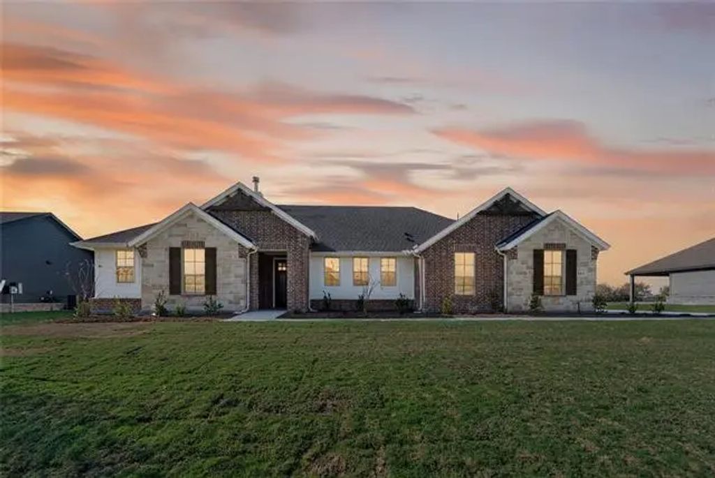 161 Brandywine Trail, New Fairview