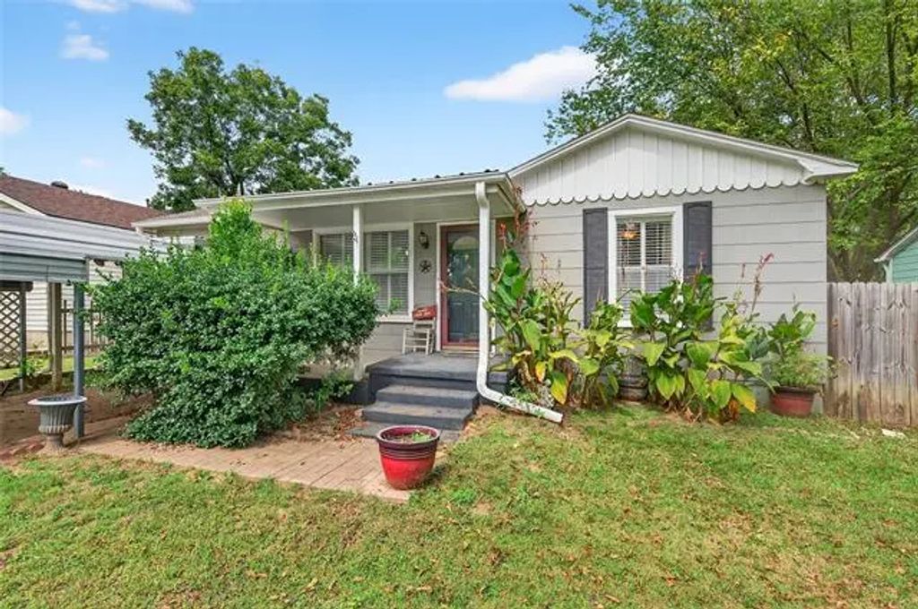517 W Bullock Street, Denison
