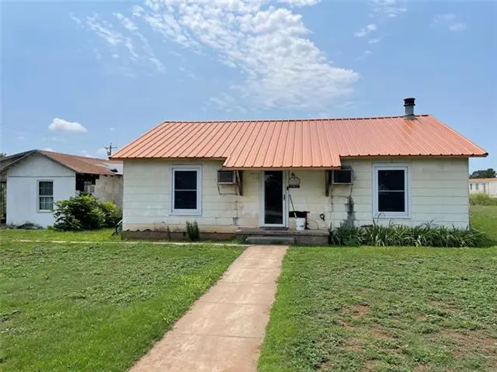 521 N 5th Street, Crowell