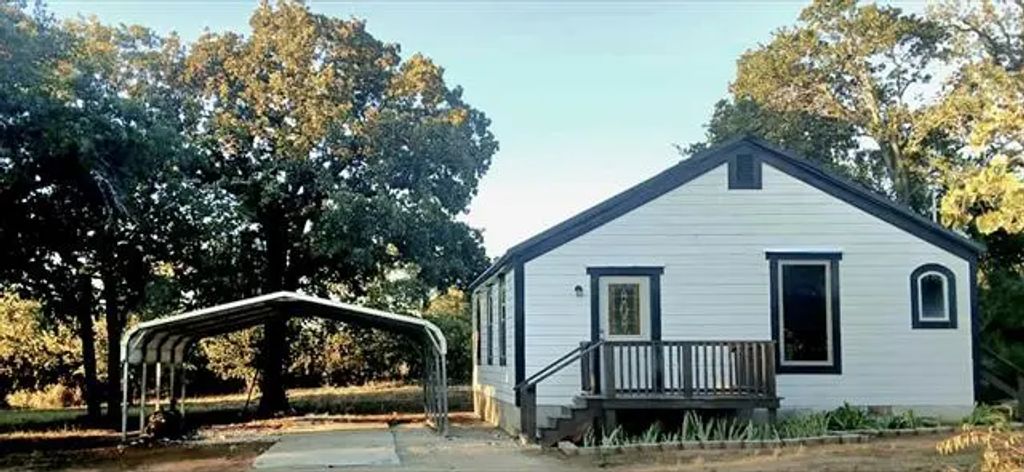 600 Windy Hill Lane, Springtown